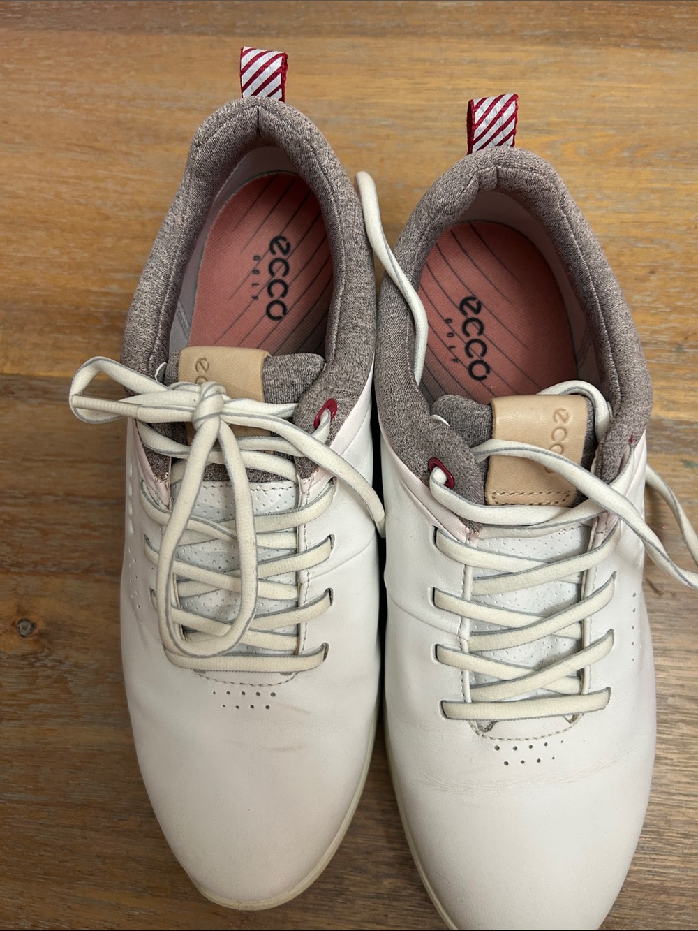 Ecco golf gore-Tex Women’sleat Sneakers in Off-White with Taupe and Pink Accents